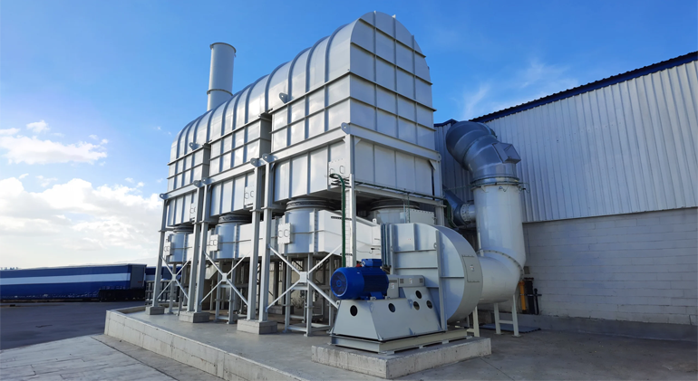 Sistema de oxidación térmica eliminando COVs de gases industriales. Tecnología de oxidación térmica para el tratamiento y control de emisiones contaminantes.